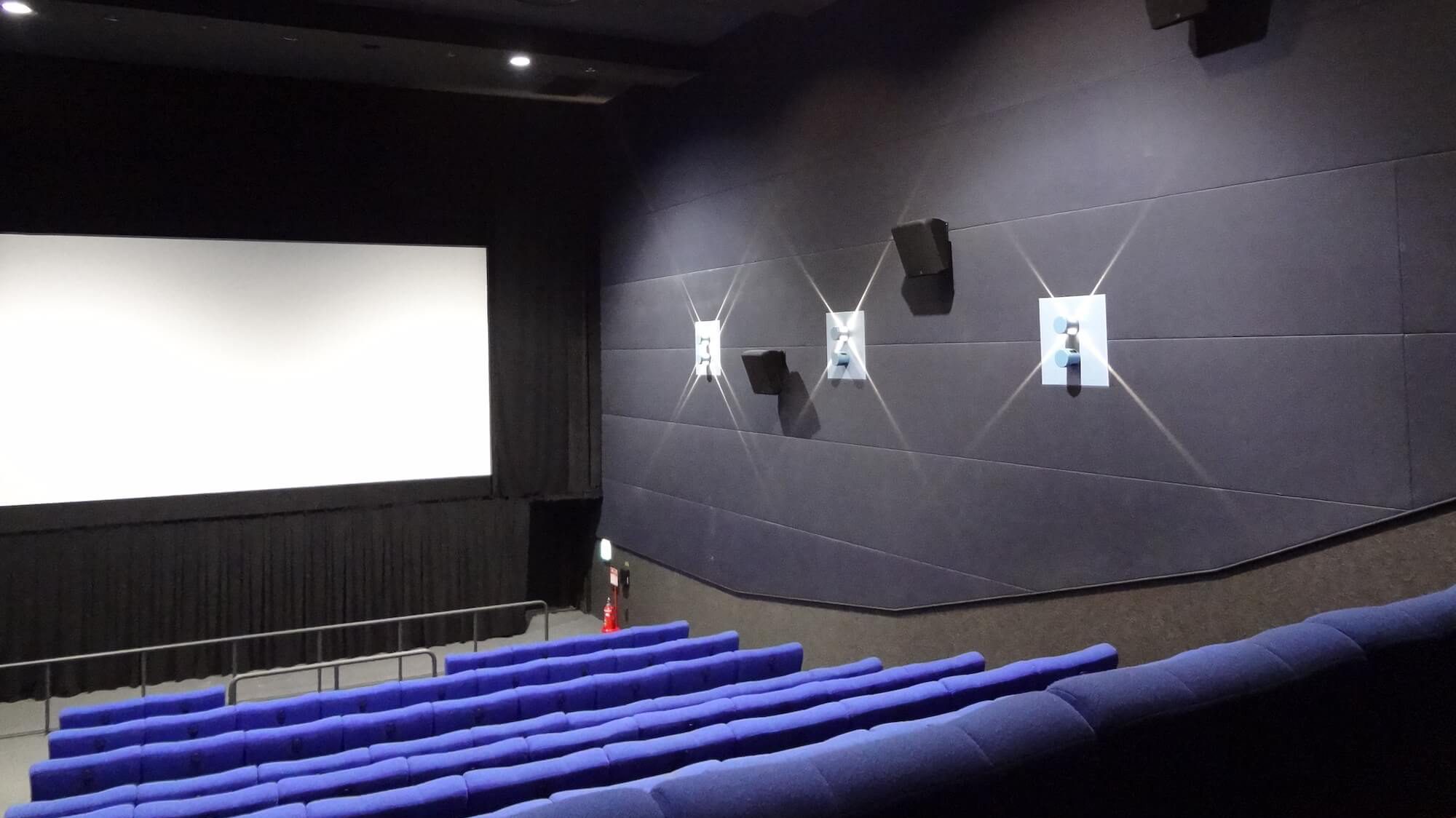 オーダー用サンプル】映画館② （導入事例：映画館での快適な空間の 